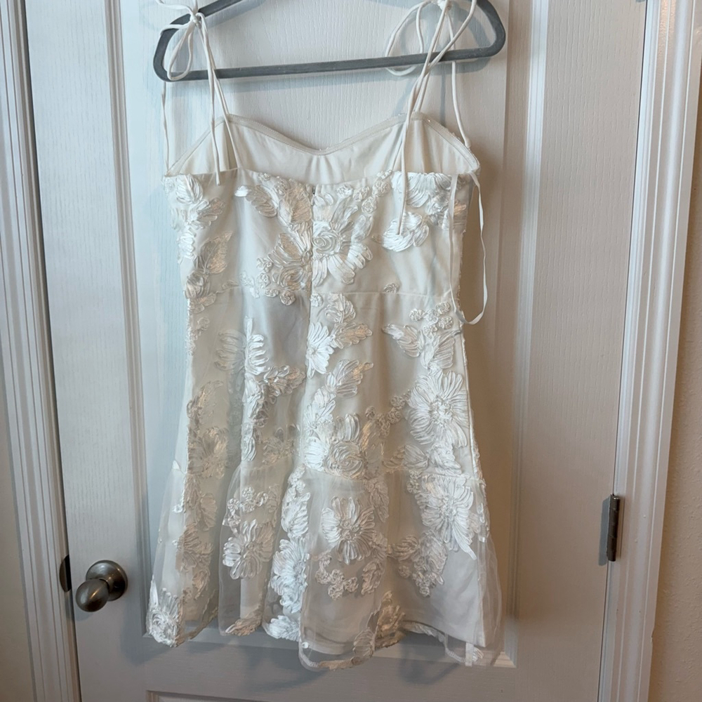NEW Women's Angel Biba White Floral Mini Dress Size XL - Picture 2 of 7